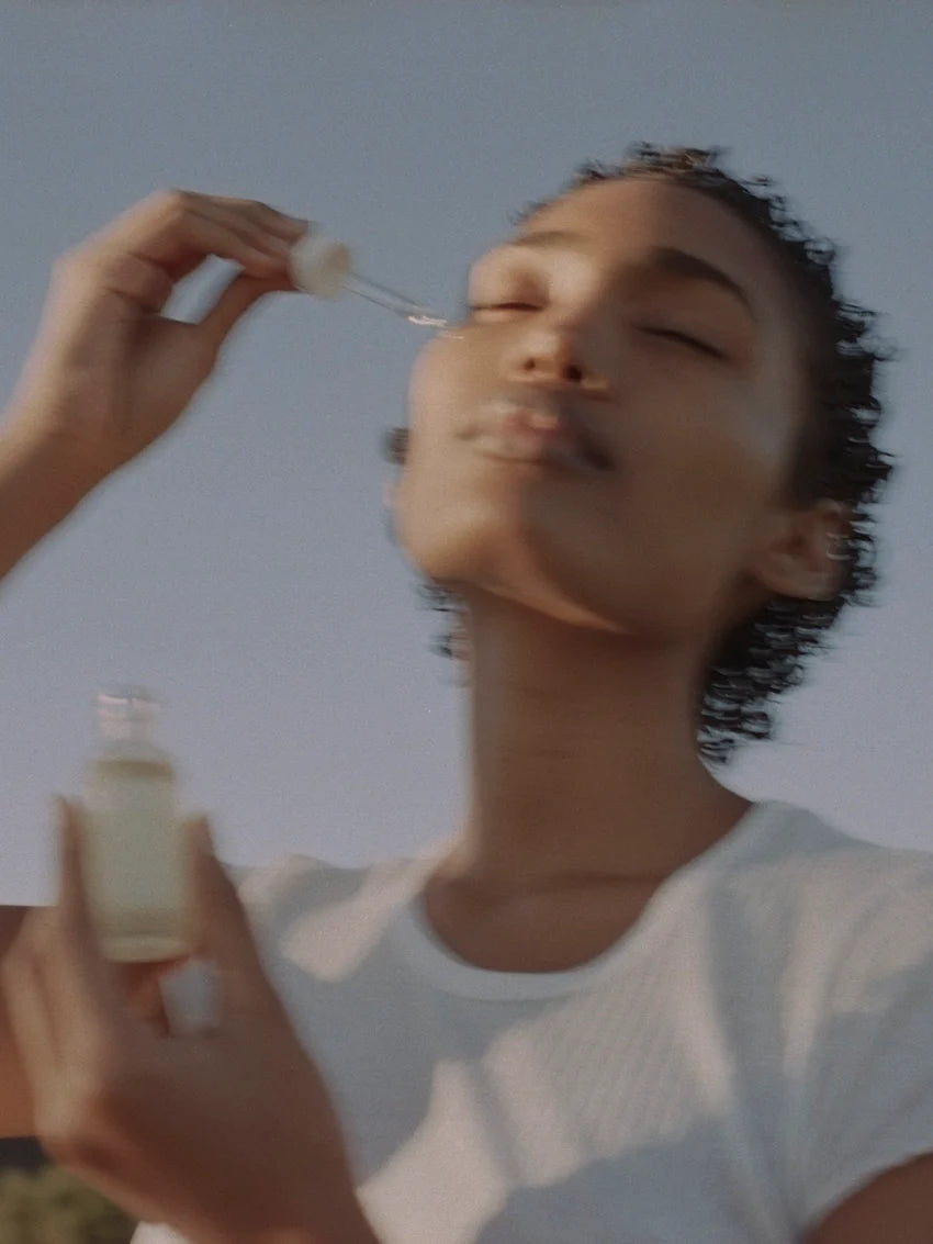 Ritual Serum from LESSE, application on face